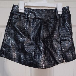 Forever 21 Black Textured Mini Skirt
